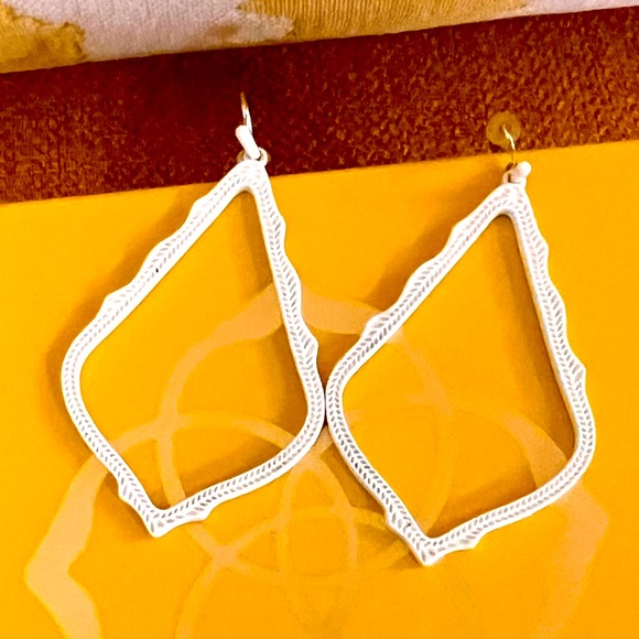 Kendra Scott Jewelry - Kendra Scott Rare And Retired Matte White Sophee Earrings
